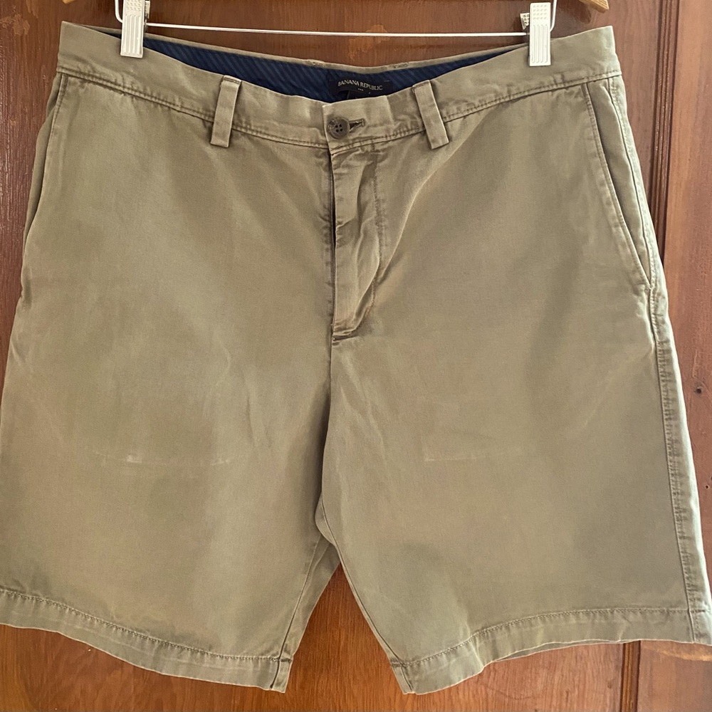 Banana Republic men’s shorts